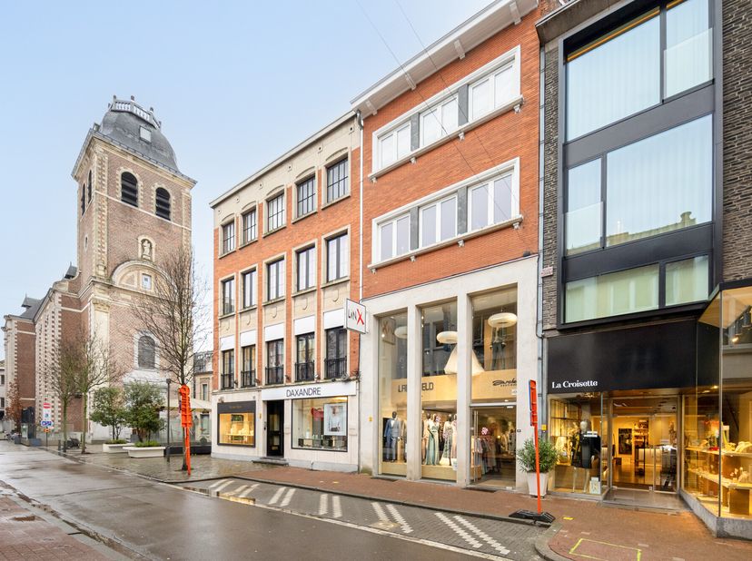 Maison de commerce unique dans un emplacement privilégié au cur de Hasselt, idéale pour le commerce de détail ou l&#039;hôtellerie&lt;br /&gt;
Découvrez cette sp