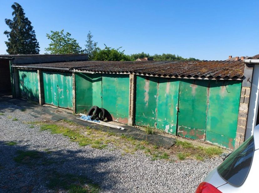 Marchienne-au-Pont - à vendre 4 garages actuellement loués.&lt;br /&gt;
Prix 32.000 euros&lt;br /&gt;
entrée : en face du 42 de la rue de la finlande&lt;br /&gt;
www.bu