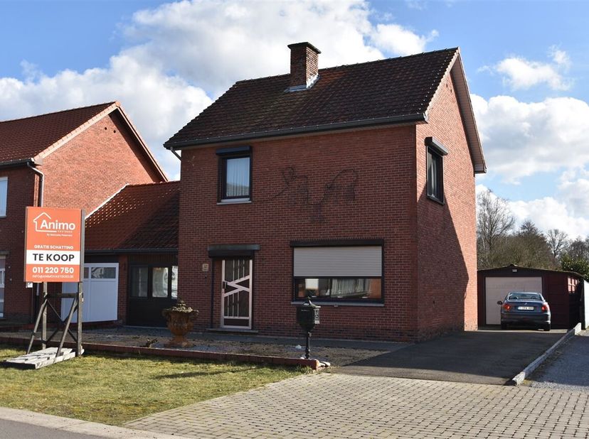 NIEUW BIJ ANIMO VASTGOED!!!! &lt;br /&gt;
Gezellige ééngezinswoning te Koersel! &lt;br /&gt;
In Koersel ligt deze leuke halfopen bebouwing met 3 slaapkamers ( mog