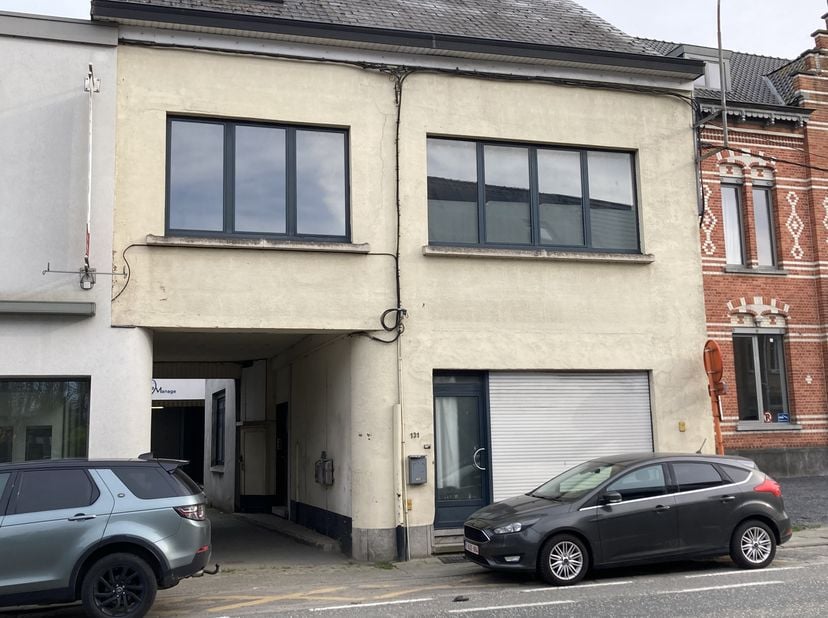Bien professionnel à vendre
                    à 9320 Erembodegem