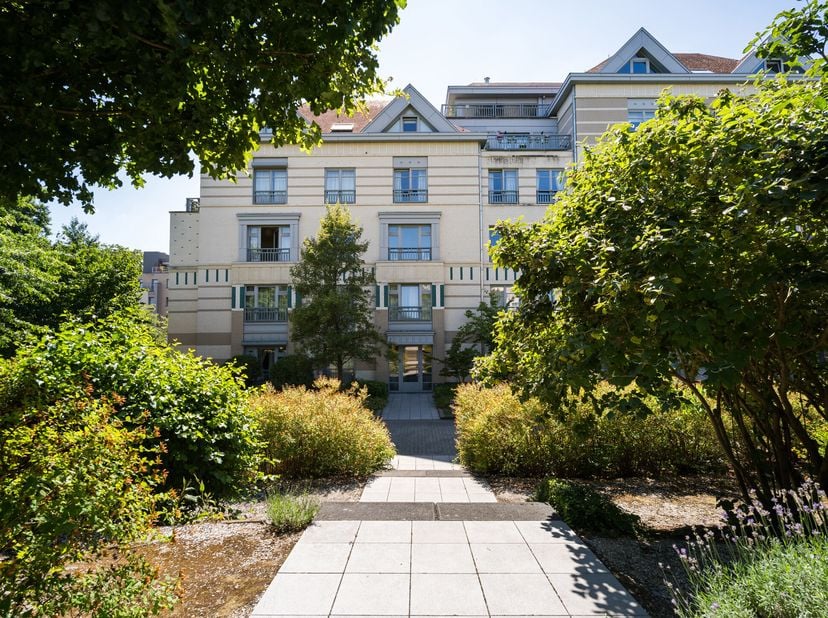 WOLUWE-SAINT-PIERRE Entre Stockel et Sainte Alix, superbe PENTHOUSE (3Ch/2Sdb) avec terrasses et vues dégagées, cave, garage box et parking. Dans un e
