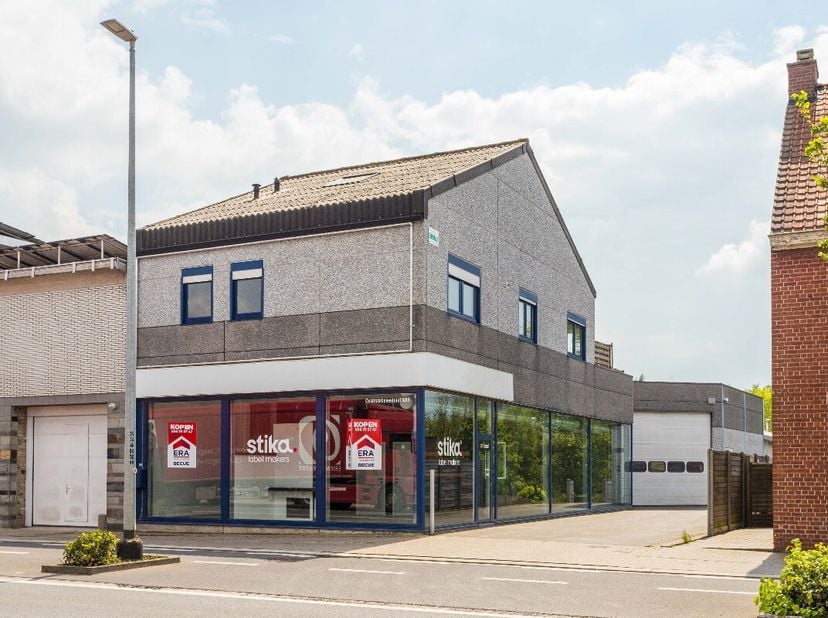 Ingelmunster: Handelspand met woonst te koop aan stadsrand Ingelmunster op drukke ligging!Aan de stadsrand van Ingelmunster bevindt zich deze unieke o