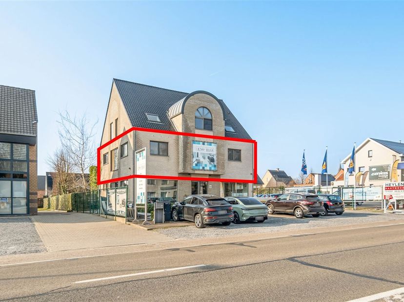 Riant modern appartement te centrum As&lt;br /&gt;
Ligging: &lt;br /&gt;
Gelegen aan de Bevrijdingslaan in As, met snelle toegang tot alle invalswegen, apotheken,