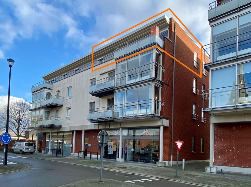 Dit appartement is gelegen in het centrum van Waasmunster en is op wandelafstand van scholen, het sportcomplex De Meermin, een bakker en nog veel meer