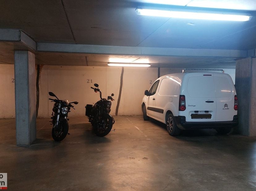 Garage à vendre
                    à 3390 Tielt