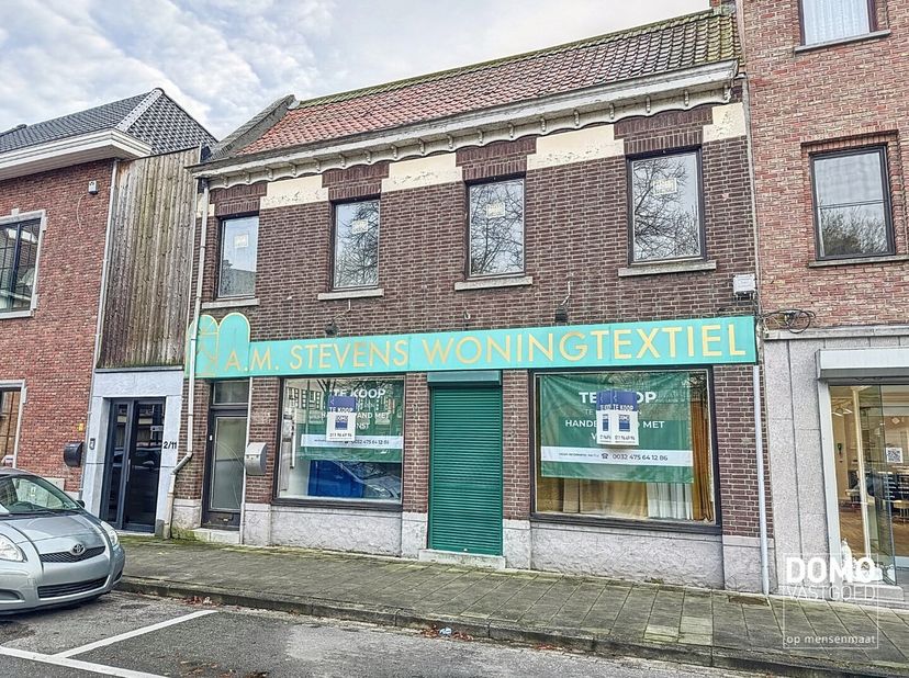 Heeft u interesse? Bekijk deze woning op onze website http://www.domovastgoed.be of contacteer ons op het nummer 011/96.49.96&lt;br /&gt;
Deze te renoveren