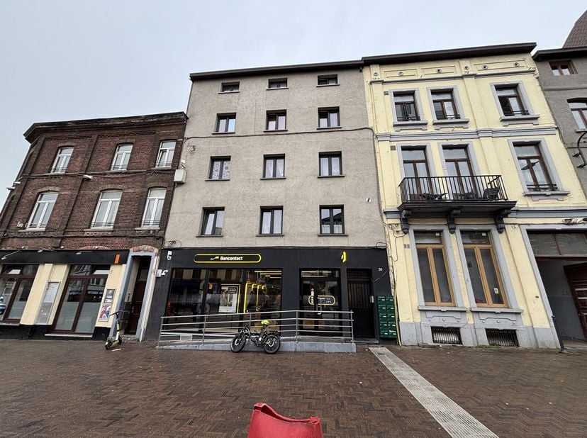 CHARLEROI - Boulevard Jacques Bertrand 30 - AVIS AUX INVESTISEURS - IMMO VISION vous présente cet immeuble de rapport comprenant 10 appartements et un