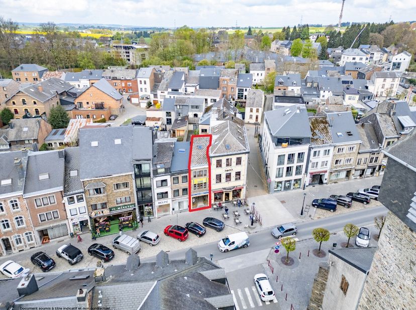 ERA B-LUX vous propose, en plein centre de Bastogne, cet immeuble mixte au potentiel exceptionnel. Le rez-de-chaussée accueille une surface commercial