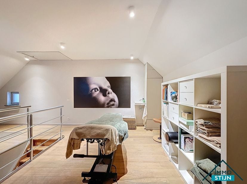 Bien professionnel à louer
                    à 8210 Veldegem