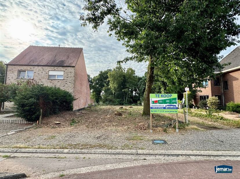 Ontdek de perfecte bouwgrond voor jouw droomhuis.&lt;br /&gt;
Centraal, maar toch rustig gelegen nabij alle benodigde voorzieningen! &lt;br /&gt;
Een ideale liggi