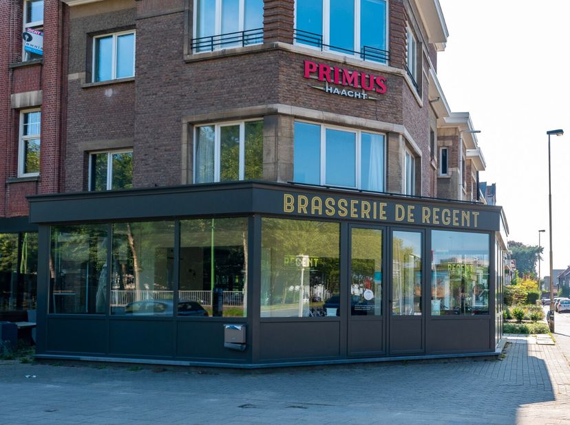 Bien professionnel à vendre
                    à 2600 Berchem