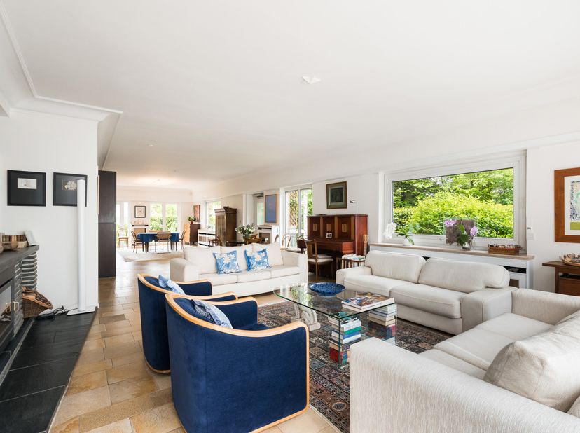 SINT-PIETERS-WOLUWE, op een steenworp van het Dumonplein, prachtige VILLA (5slk/4bdk/bureau) met lift, met een bebouwde oppervlakte van 494m² op een p