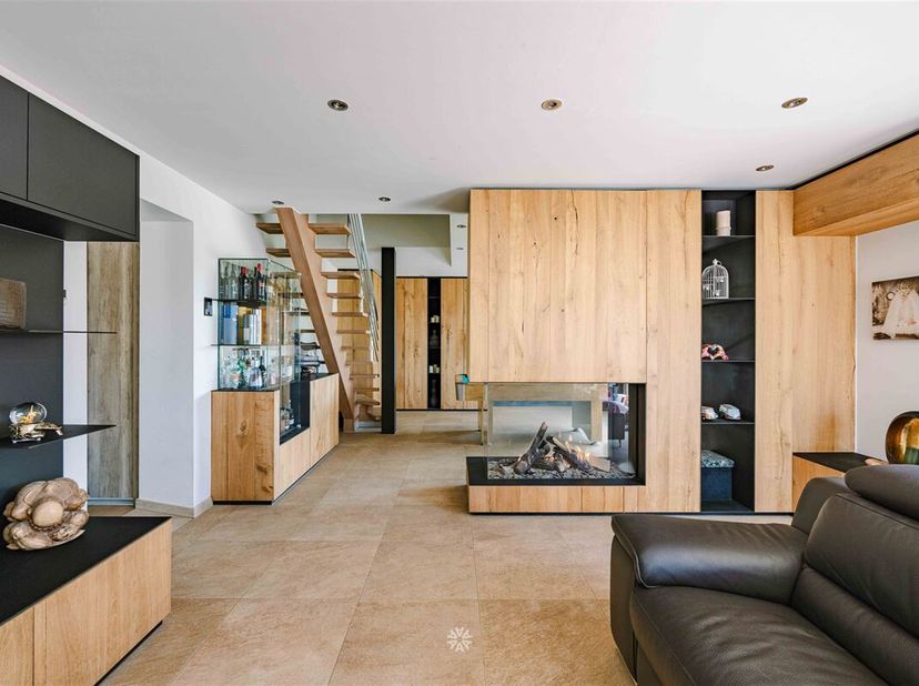 MOERBEKE  Bent u op zoek naar een kwalitatieve en instapklare woning met zicht op de velden?&lt;br /&gt;
Dan is deze karaktervolle villa misschien wel iets