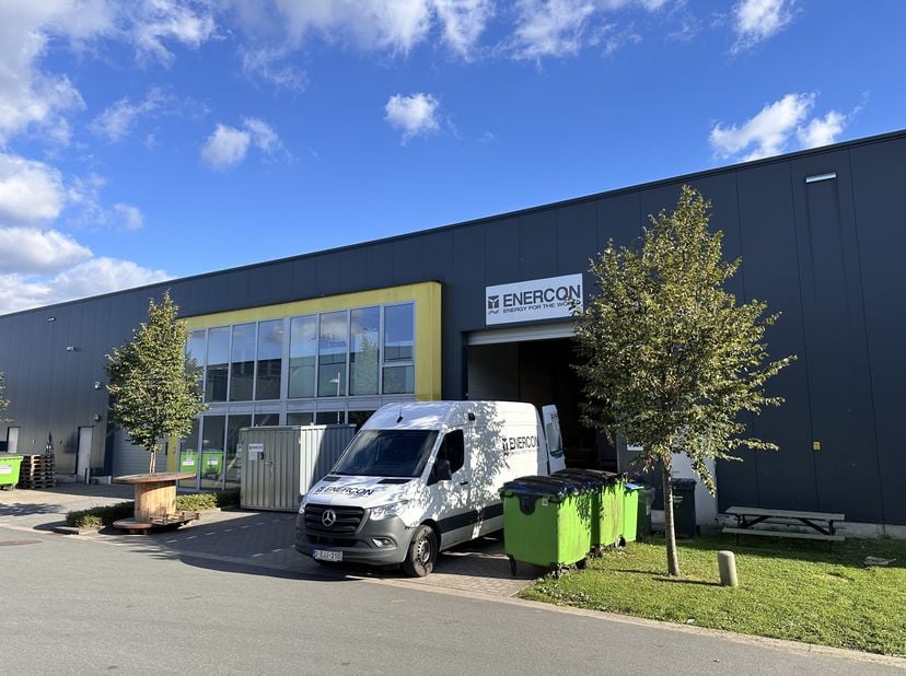 Te koop in de PICOLO KMO zone te Stabroek - KMO unit D13 (Conservenweg 16D) - 363 m² bruto oppervlakte en 4 privatieve aanhorige parkings. &lt;br /&gt;
De b