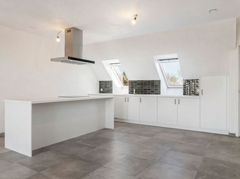 Op zoek naar een instapklaar appartement met extra opslagruimte?&lt;br /&gt;
Dit nieuwbouwappartement op de tweede verdieping in Kortemark (Residentie Krone