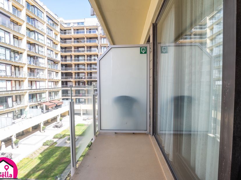 Gezellig en centraal gelegen studio Geniet van het comfort in deze volledig gemeubileerde studio, uitgerust met een badkamer met douche. De studio bes