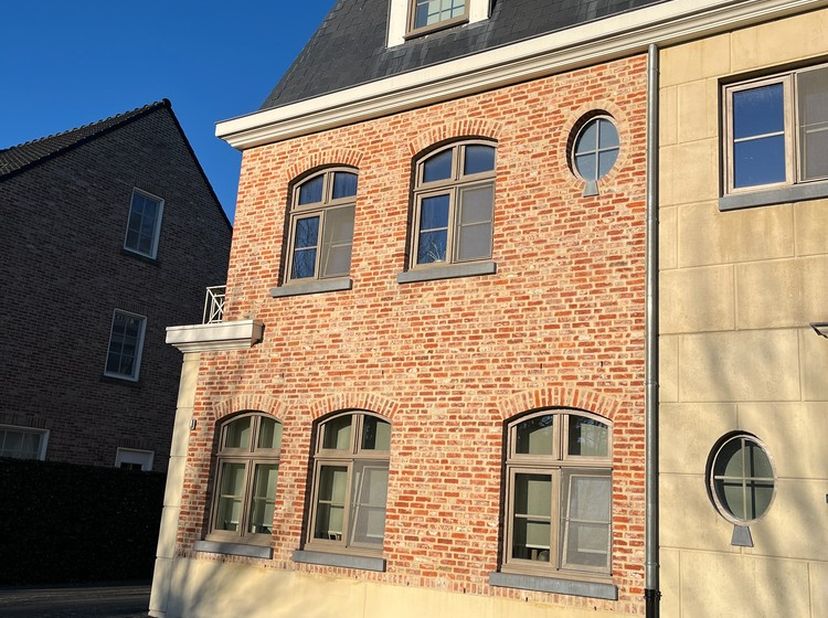 Appartement à louer
                    à 2400 Mol