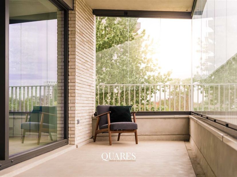 Hoekappartement (114m²) met riant terras (30m²) gelegen op de 7de verdieping van het statige nieuwbouwproject Louise Marie ( BJ 2021). Indien u op zoe