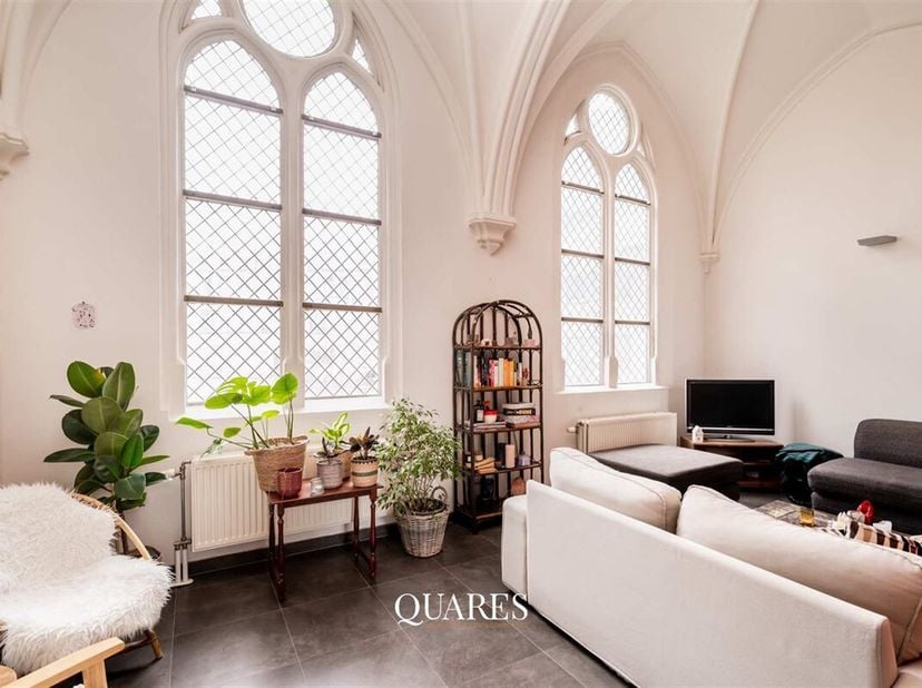 Deze unieke woning bevindt zich in de neogotische kloostervleugel van site &#039;Patershof&#039;, die is omgetoverd naar een voortreffelijke residentie. Opvalle