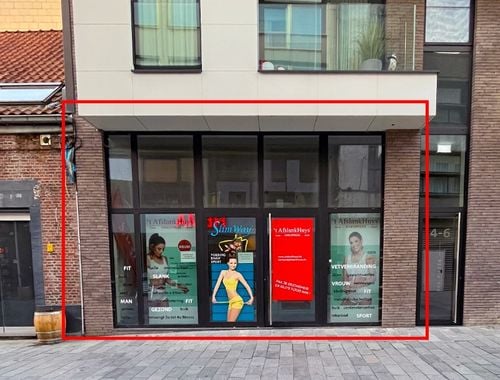                                         Bien commercial à louer à Beveren-Waas, € 1.900
