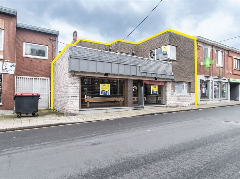 L&#039;IMMOBILIÈRE BERTHOLOMÉ vous présente une MAISON DE COMMERCE de ±490 m² à vendre à Vottem. &lt;br /&gt;
RÉNOVATION DU TOIT DE L&#039;ATELIER EN 2018 - C.C GAZ -