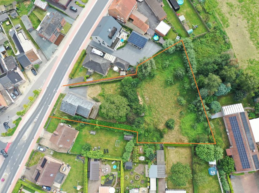 Villagrond geschikt voor open bebouwing in kasteelgemeente Laarne op toplocatie, de totale oppervlakte bedraagt 2741m2.&lt;br /&gt;
Zuidelijke oriëntatie, g