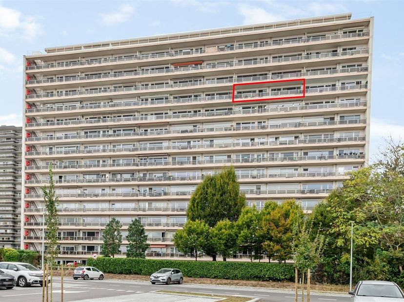 Ligging: Dit appartement in de Elektriciteitstraat, net buiten het centrum van Mechelen, biedt het beste van beide werelden. Met supermarkten om de ho