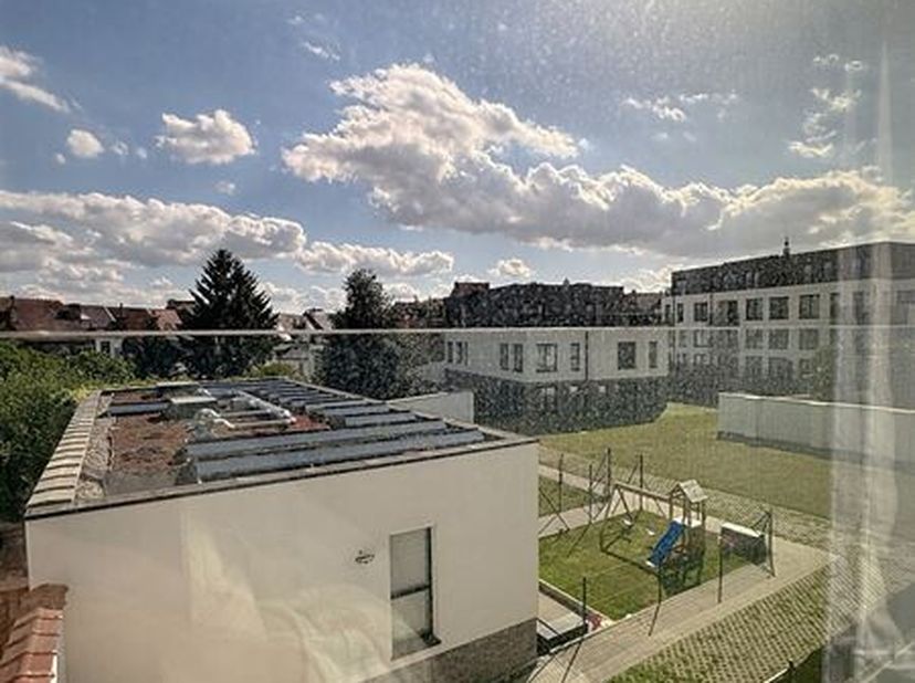 Bockstaelwijk, dichtbij alle voorzieningen, park, vervoer, scholen en winkels, Prachtig nieuw GEMEUBILEERD appartement, 1e bewoning van ±70m². Het omv