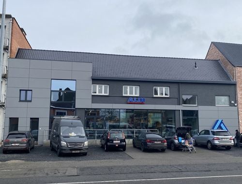                                         Bureaux à louer à Asse, € 1.166
