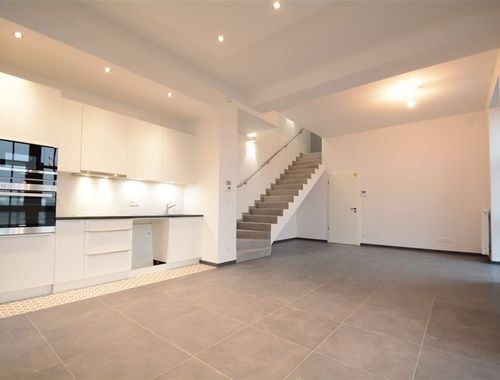                                         Appartement à louer à Arlon, € 1.600
