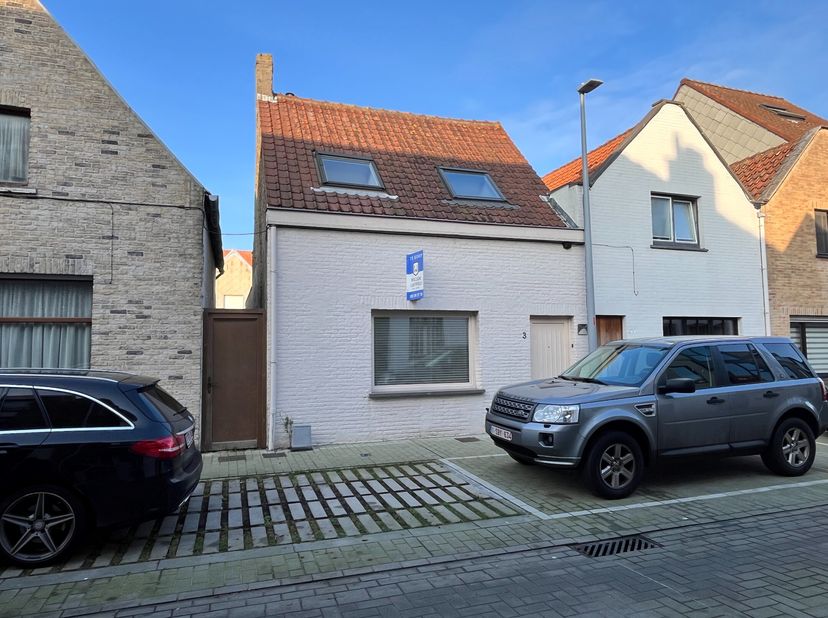 Charmante en instapklare woning in hartje Knokke&lt;br /&gt;
Deze sfeervolle woning, gelegen in een rustig straatje in Knokke-centrum, biedt de perfecte com