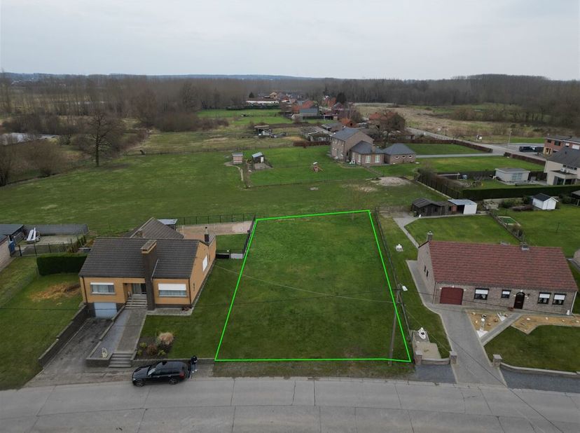 Terrain à vendre
                    à 3803 Runkelen
