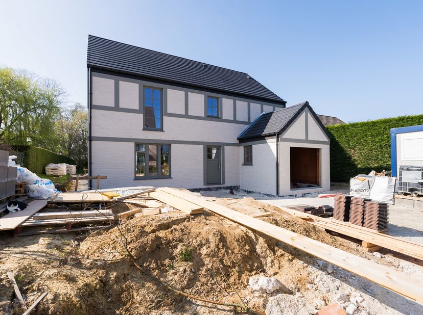 WAVRE - Quatre Sapins - Magnifique VILLA neuve (4ch/2SDB/grenier aménageable) de 221 m² sise sur un terrain de 9 ares 57 ca. D&#039;une parfaite orientatio