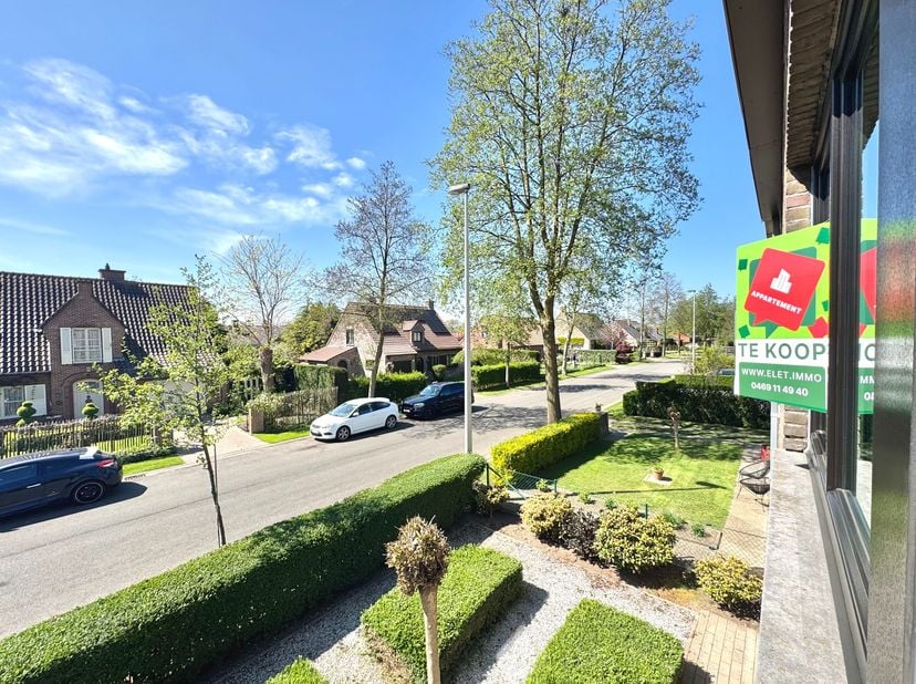 Appartement in rustige residentiële wijk, nabij het Watermuntpark, winkels, openbaar vervoer, .. ; Op de eerste verdieping, in een halfopen gebouw met