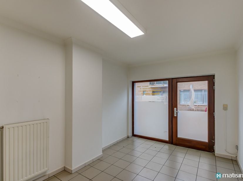 Bien professionnel à vendre
                    à 3730 Hoeselt