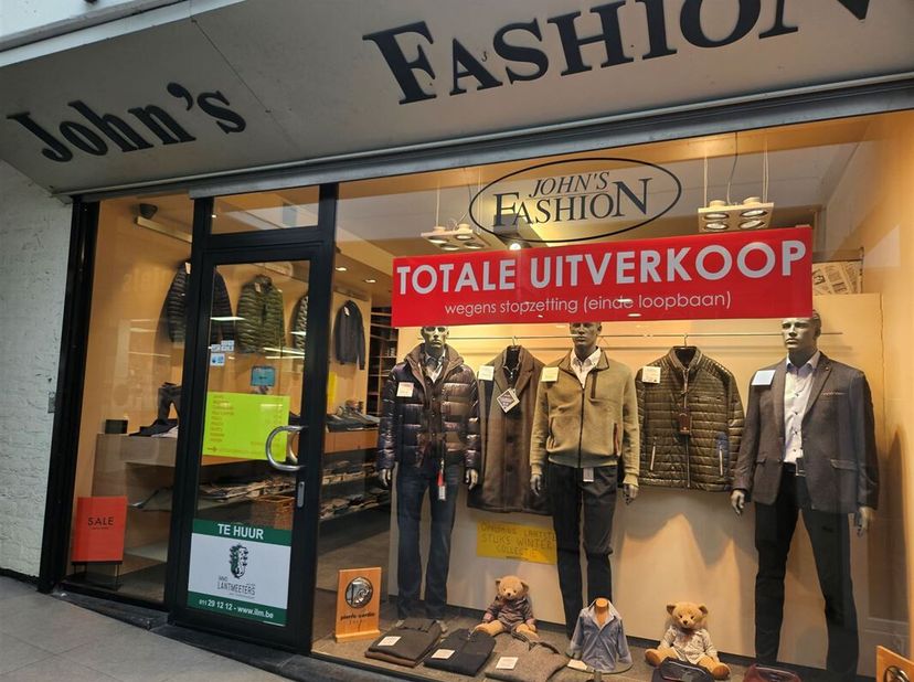 Instapklare Winkelruimte in de drukste Galerij  van Genk  De Perfecte Locatie voor Jouw Onderneming!&lt;br /&gt;
Zet je zaak neer op een van de drukste plek
