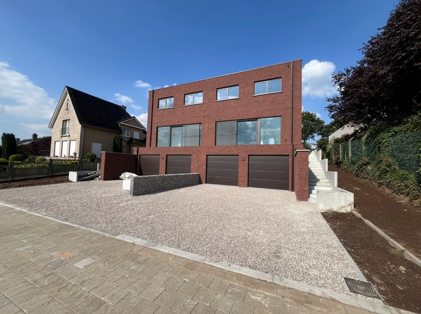 Maison à louer
                    à 9890 Dikkelvenne