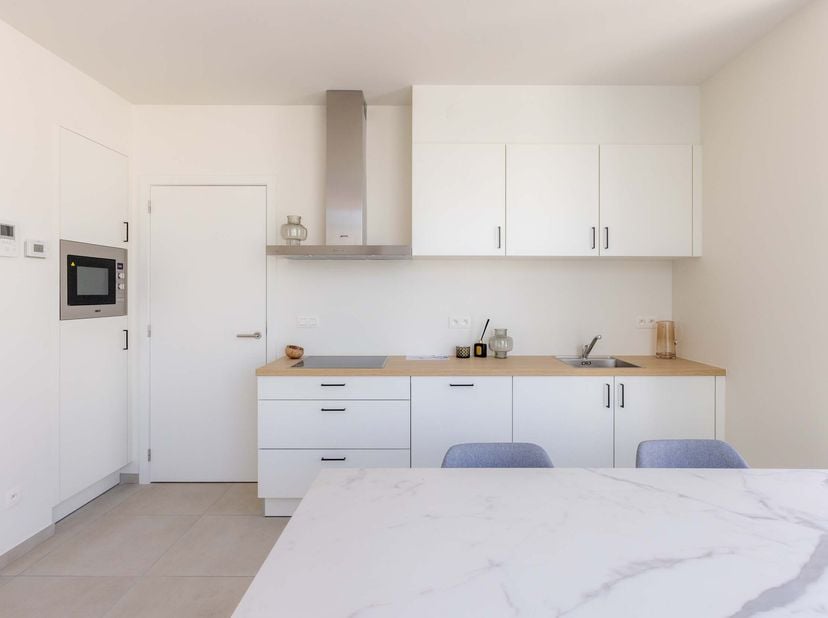 Verhuurd bij aankoop  instapklaar  energiezuinig&lt;br /&gt;
&lt;br /&gt;
Dit recent opgeleverde 2-slaapkamerappartement van 76 m² met een terras van 8 m² is gele