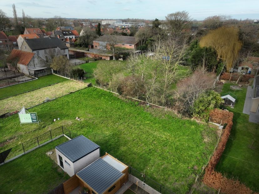 Wil je wonen in een gloednieuwe woning op een gezellige locatie?&lt;br /&gt;
In de charmante Schoolwegel te Handzame bieden wij drie nieuwbouwwoningen aan d
