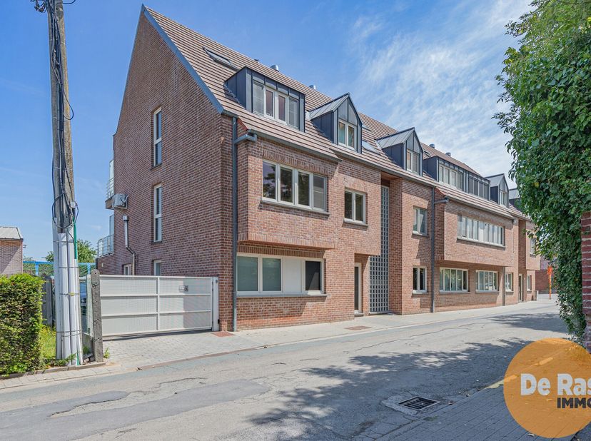 EERSTE BEZOEKDAG WOENSDAG 25/06 VAN 17U TOT 18U (enkel op afspraak!)&lt;br /&gt;
BURST - Dit gelijkvloers appartement is gelegen op wandelafstand van het st