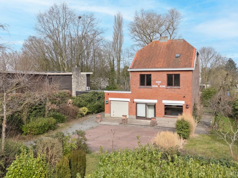 --ONDER OPTIE--&lt;br /&gt;
&lt;br /&gt;
Ontdek deze prachtige vrijstaande woning in een mooie en rustige buurt van Wondelgem.&lt;br /&gt;
De woning biedt een royale le