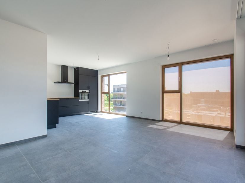 L&#039;appartement est situé au 2ème étage de l&#039;immeuble. On accède à la terrasse depuis la salle de vie. L&#039;espace de vie est ouverte et directement liée à