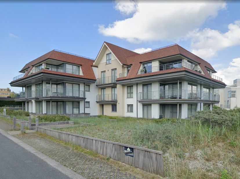 Prachtig gelijkvloers hoekappartement met twee terrassen op topligging, vlak bij het strand van Sint-André en natuurgebied te Oostduinkerke.&lt;br /&gt;
Ind