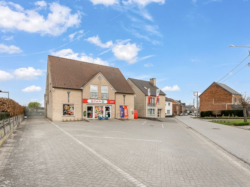 Bien professionnel à vendre
                    à 3620 Veldwezelt