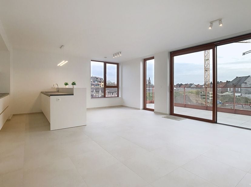 Le moyen le plus rapide pour visiter cet appartement? Demandez votre visite via le bouton rouge de notre site Web (www.dewaele.com) et vous serez cont