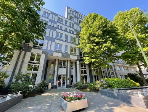                                         Espace de bureaux à louer à Woluwe-Saint-Pierre, € 4.850
