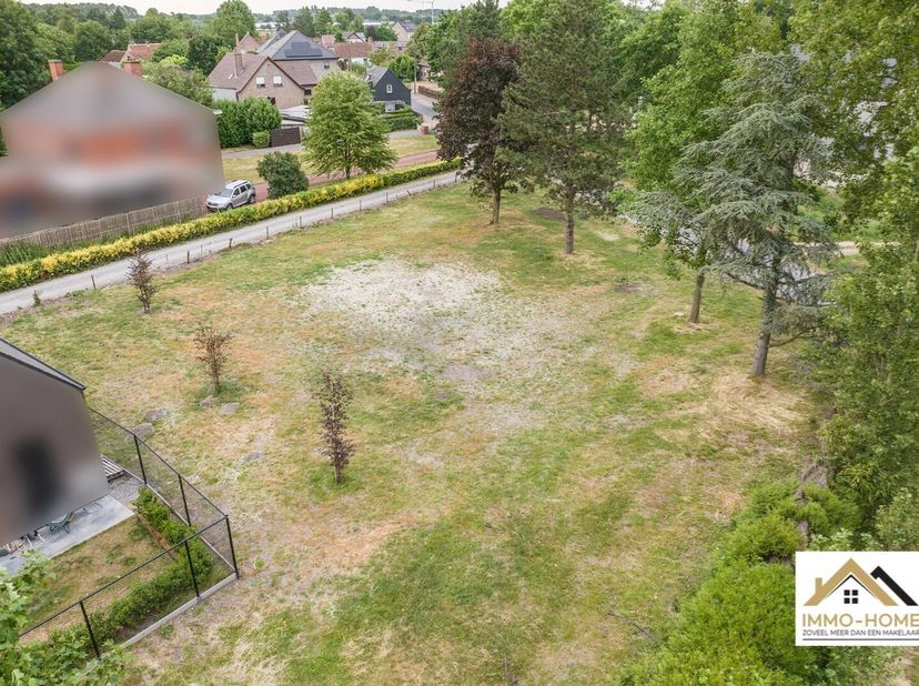 Terrain à vendre
                    à 9080 Beervelde