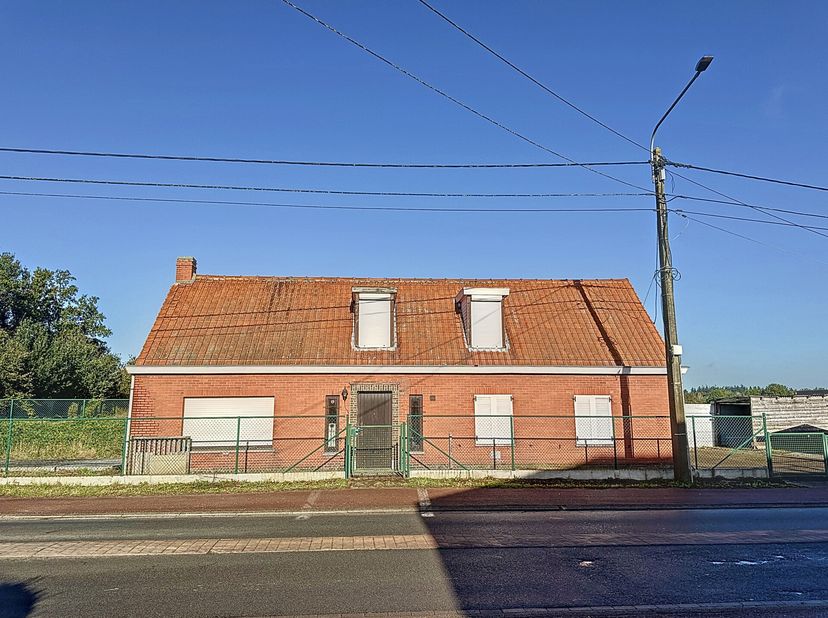Eerste Bezoekmoment woensdag 19/3 van 16h00-17h30.&lt;br /&gt;
Ligging:&lt;br /&gt;
Te renoveren of te slopen woning in Nazareth op een boogscheut van De Pinte. D