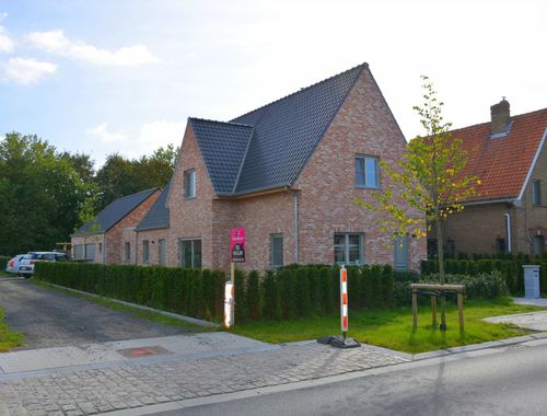                                         Villa à louer à Jabbeke, € 1.490
