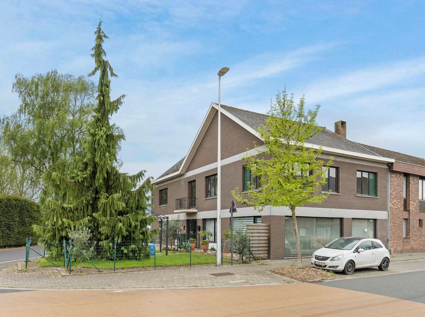 In het rustige en centraal gelegen Kalken bevindt zich dit interessante opbrengsteigendom aan de Nerenweg 34 en 34A. Het pand bestaat uit twee aparte